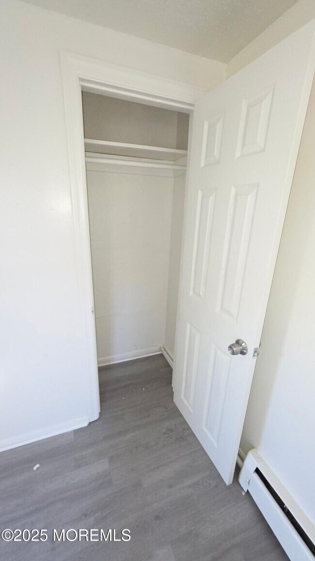 Building Photo - 513 Prospect Ave