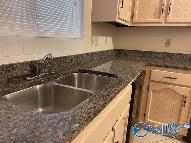 Building Photo - 206 Springvale Cir