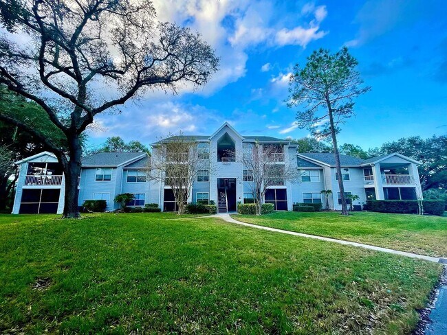 Building Photo - Beautiful 1 bed 1 bath condo in pristine l...