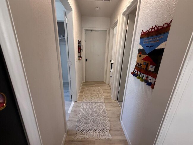 Building Photo - 1925 Plaza District Dr