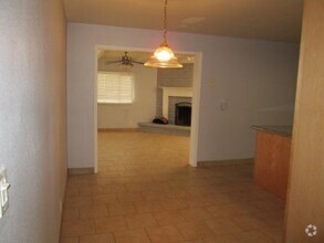 Building Photo - VERY NICE 4 BEDROOM 3 BATH TEMPE HOME