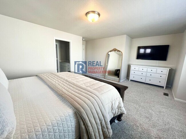 Building Photo - 9274 Tungsten Hts