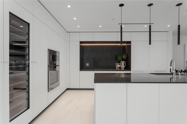 Building Photo - 300 Biscayne Blvd Way