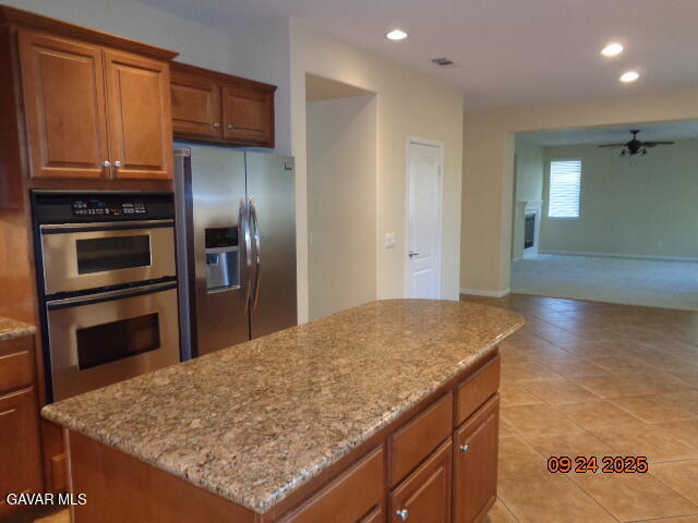 Building Photo - 42308 Klamath Ln
