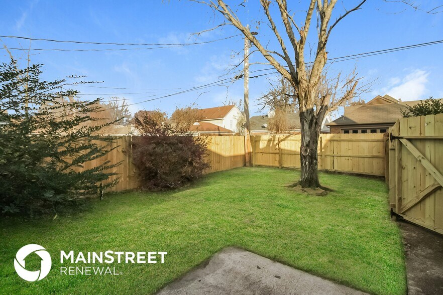 Building Photo - 1616 Camille Way