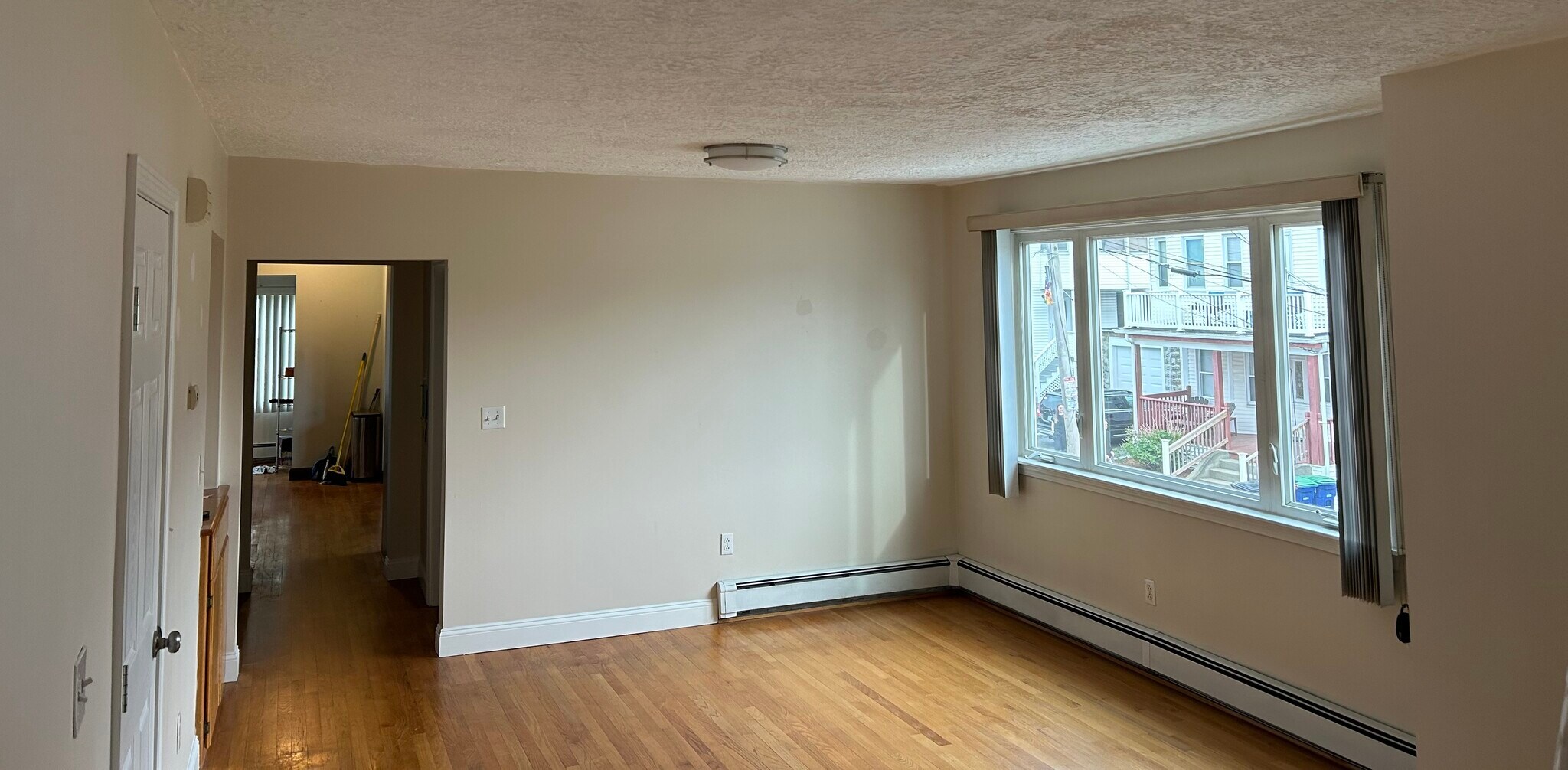 Building Photo - 118 W Adams St