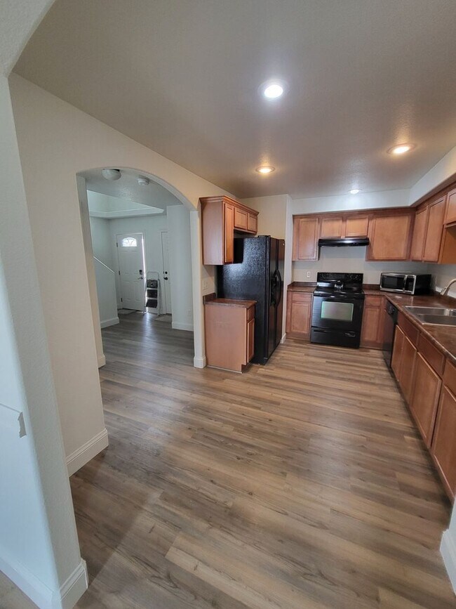 Building Photo - 4105 Gunsmoke Rd
