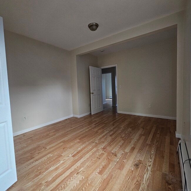 Building Photo - 35 Lawrence St