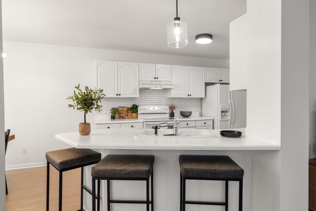 Building Photo - 515 Pearson Town Rd