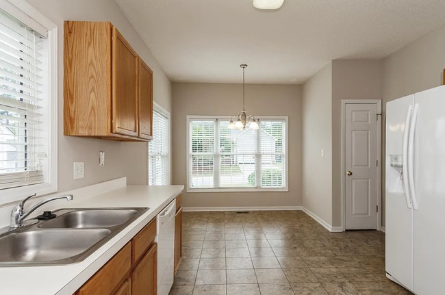 Building Photo - 3 Bedroom Ranch Near NCSU