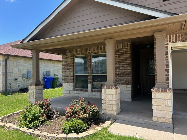 Building Photo - Updated China Spring ISD Home