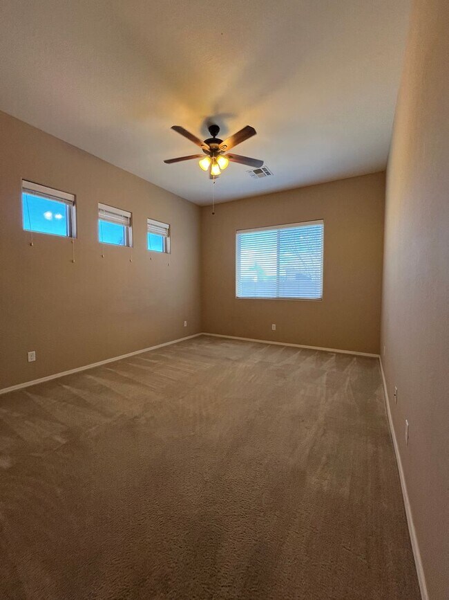 Building Photo - Two Bedroom home in Granville!