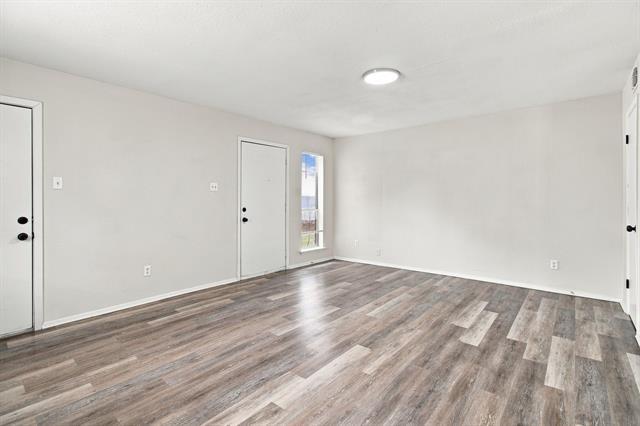 Building Photo - 1833 Pelican Dr N