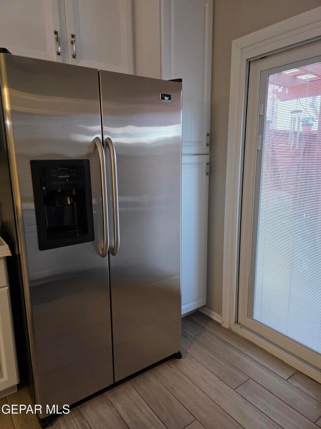 Building Photo - 12105 Royal Woods Dr