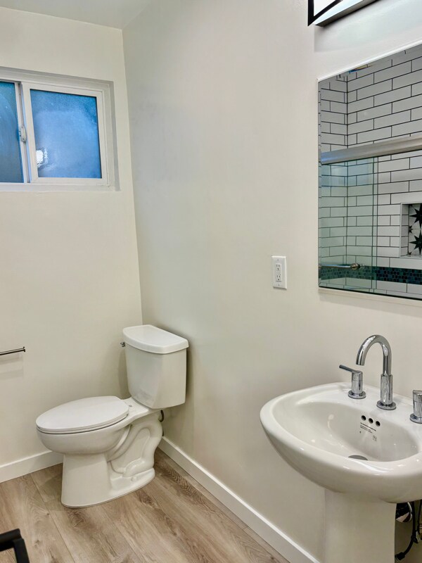 Building Photo - 2488 Beachwood Dr