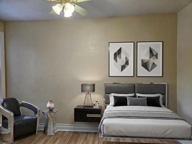 Building Photo - 246 S St Clair St