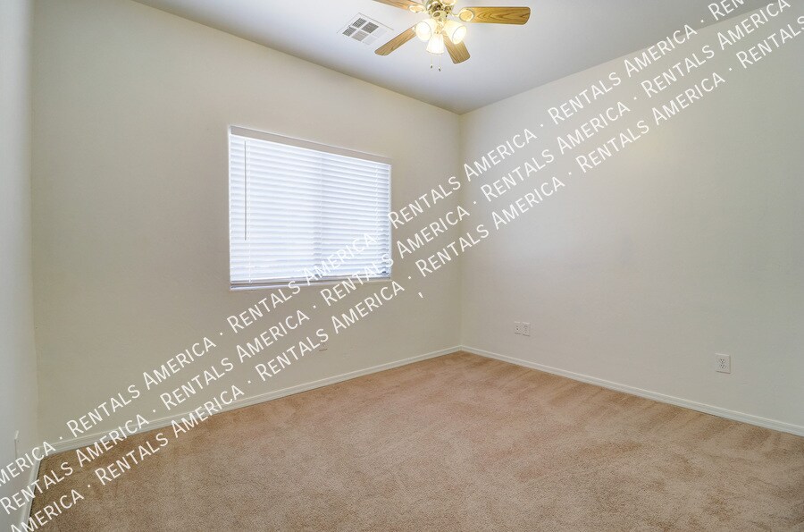 Building Photo - 201 W Palm Ct