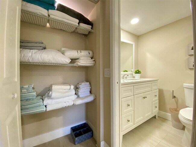 Building Photo - 3010 N Course Dr