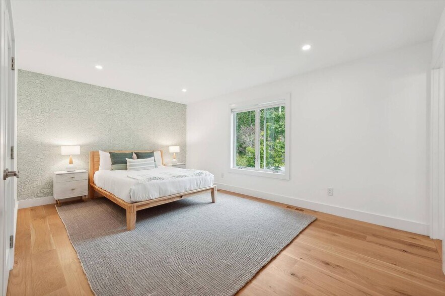 Building Photo - 28 Old Meeting House Rd