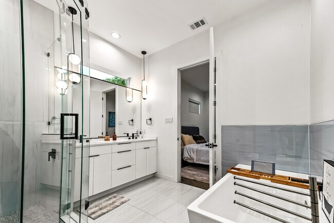 Building Photo - 1211 Bonnie View Rd