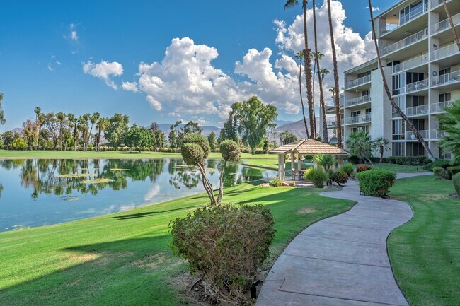 Building Photo - 900 Island Dr