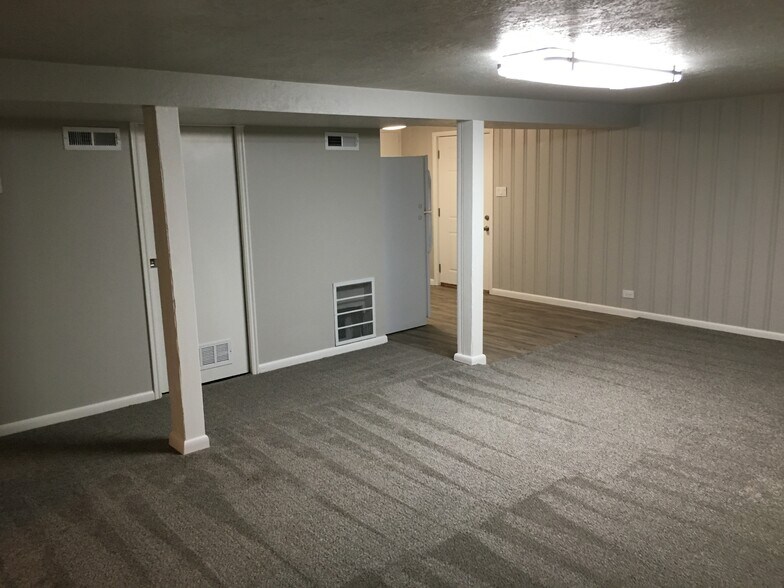 Building Photo - 615 S 200 E