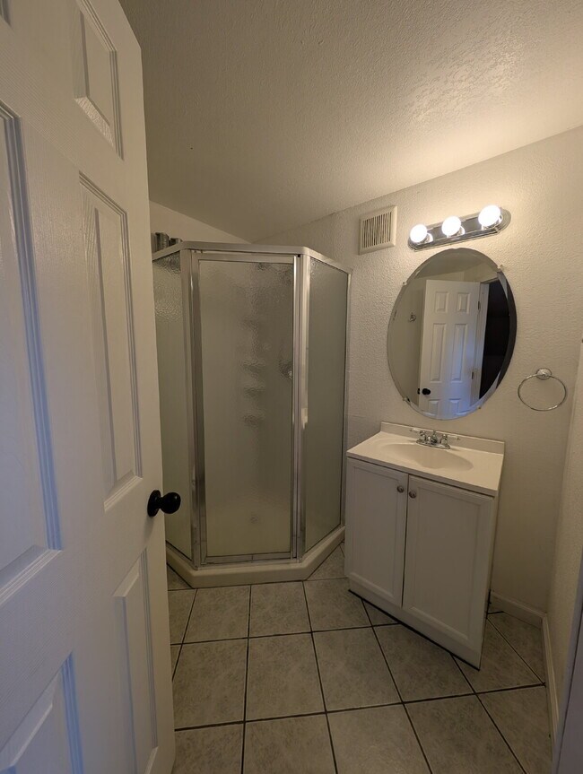 Building Photo - 1175 E Dry Creek Pl