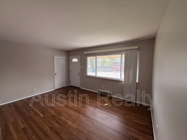 Building Photo - 8634 Burton Ave