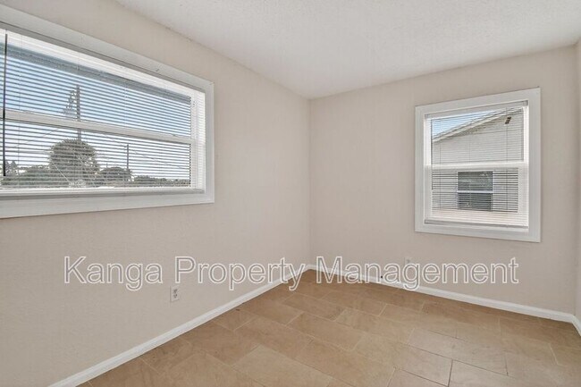 Building Photo - 1618 W 26th Ct