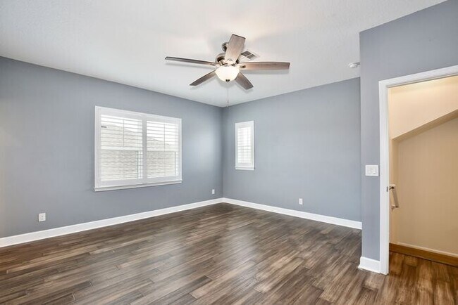 Building Photo - Elegant 5-Bedroom Pool Home for Rent in Sa...
