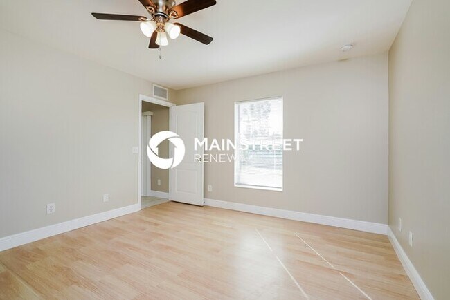Building Photo - 3 Bedroom Pet-Friendly Home in Cape Coral, FL with Main Street Renewal