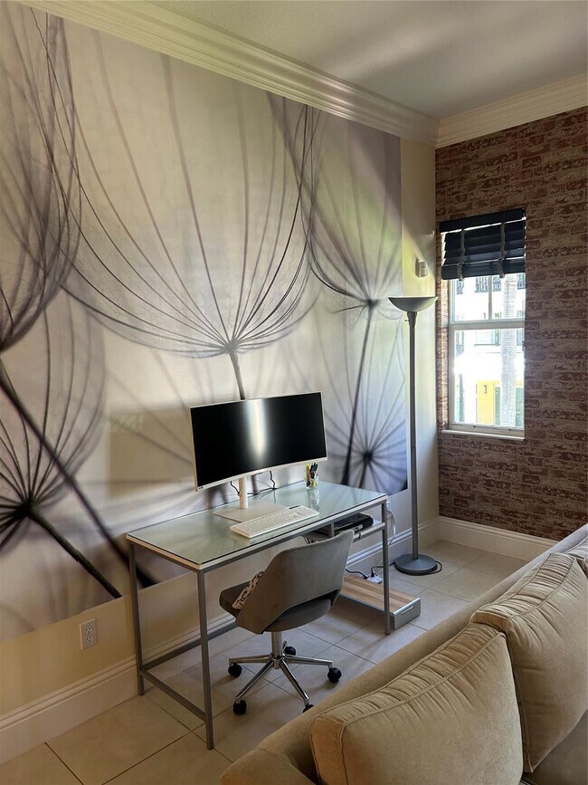 Building Photo - 226 N Latitude Cir