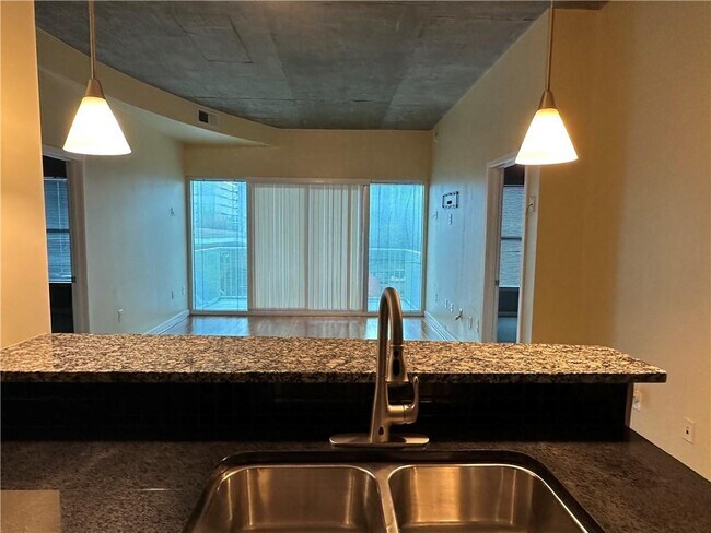 Building Photo - 250 Pharr Rd NE