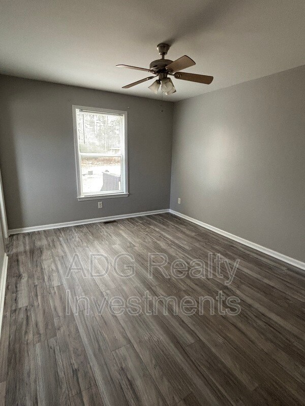 Building Photo - 5605 Wrenn Dr