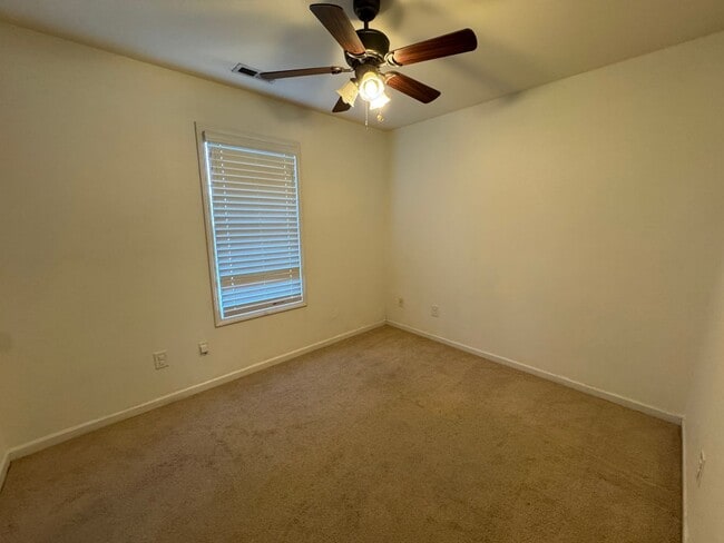 Building Photo - Available to Show