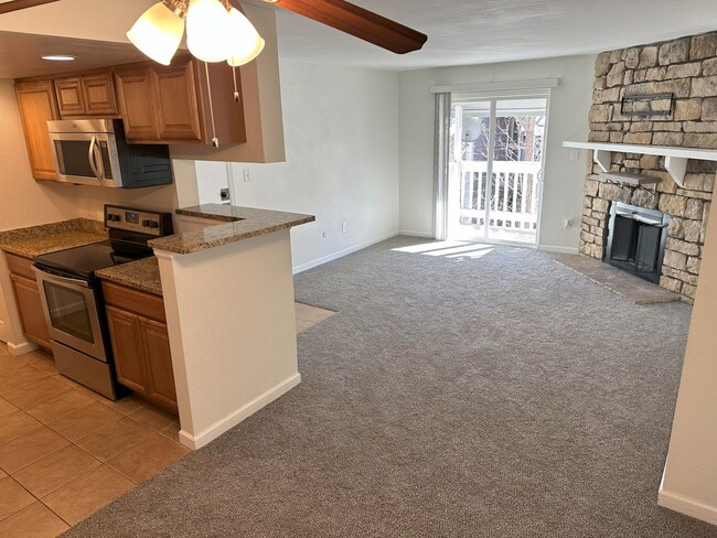 Building Photo - Brandychase at Eastmoor Park 2 Bed 2 Bath ...