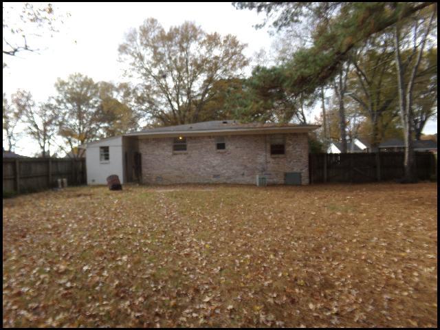 Building Photo - 107 S Holly St