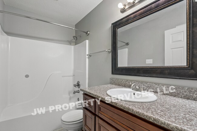 Building Photo - Charming 3-Bedroom Home in Abita Springs – Pet-Friendly Living | $1,750/Month Marketing Description