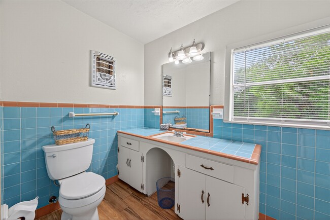 Building Photo - 4019 Beatrice Ave