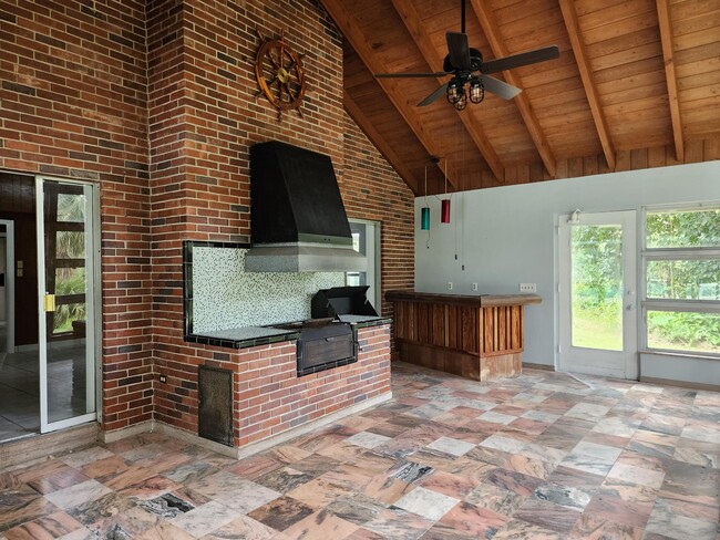Building Photo - 4910 Ralls Dr