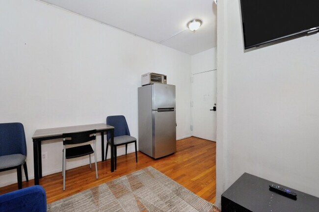 Building Photo - 474 9th Ave