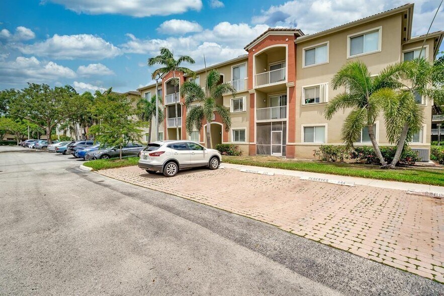 Building Photo - 7085 Nova Dr