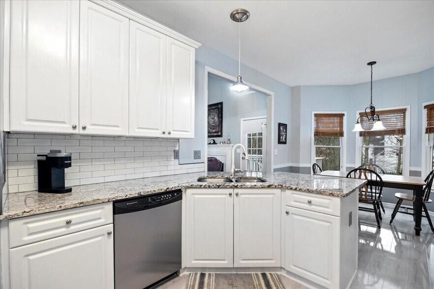 Building Photo - 69 New Brunswick Ct NE