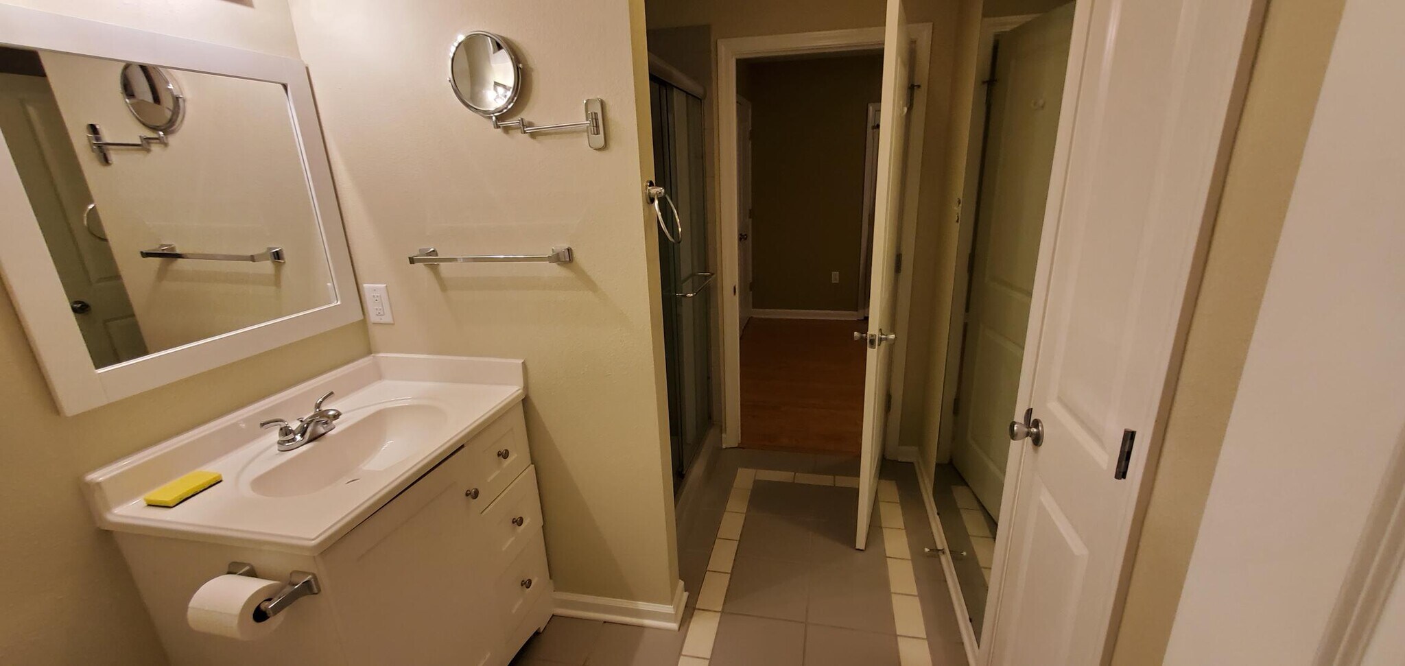Master Bathroom - 117 12th St