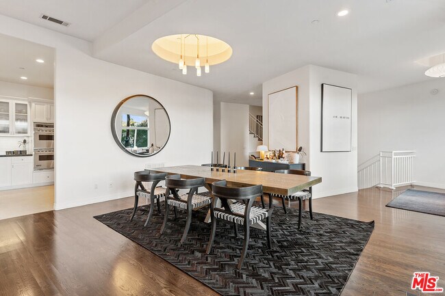 Building Photo - 2333 Vasanta Way