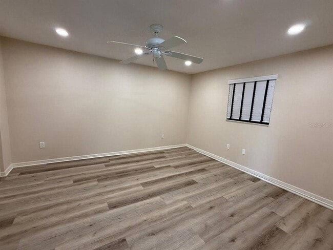 Building Photo - 1477 Park Beach Cir