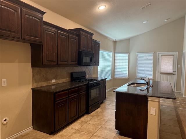 Building Photo - 2225 Windhaven Dr