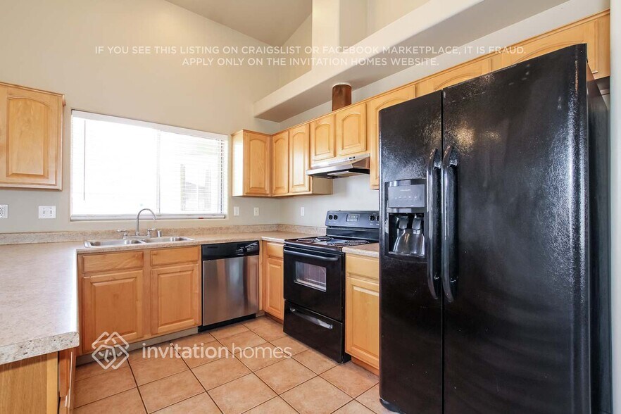 Building Photo - 1017 N 61st Dr