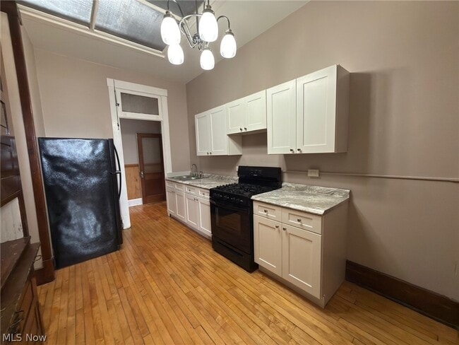 Building Photo - 153 S Main St