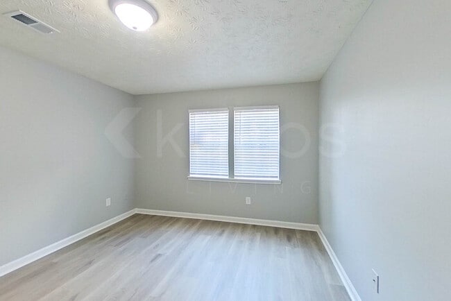 Building Photo - 100 Beaver Pointe Dr